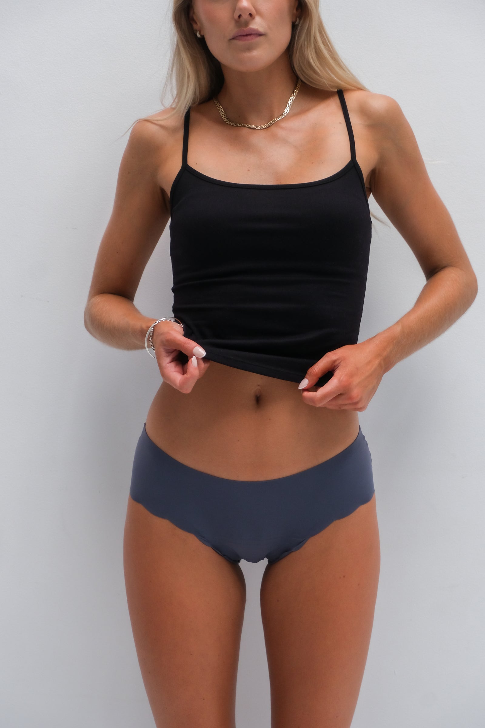 Vixxen Seamless Scallop Period Wear